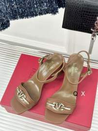 Picture of Valentino Shoes _SKUValentinsz35-407CMJX050220158